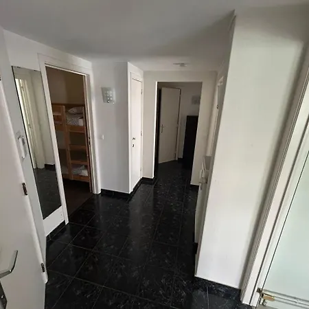 Apartment 3 Bedroom Nearby The Sea *