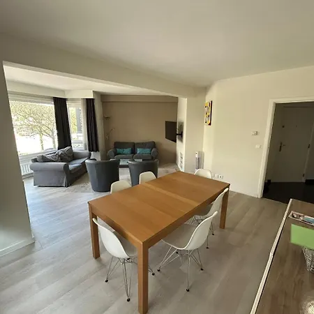 3 Bedroom Nearby The Sea Ostend