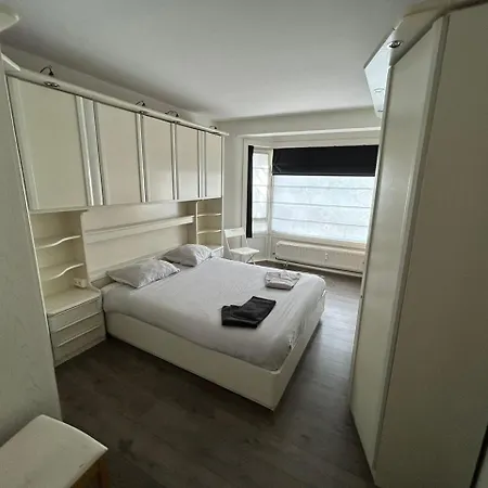 3 Bedroom Nearby The Sea * Ostend