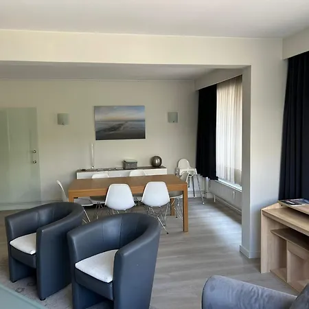 3 Bedroom Nearby The Sea Apartment