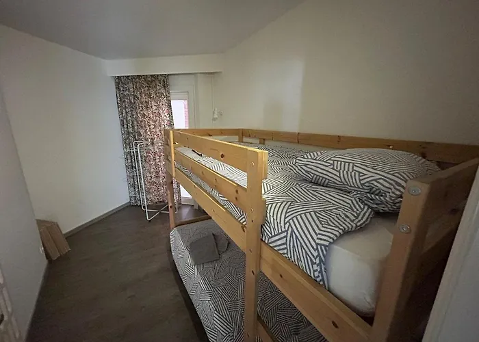 3 Bedroom Nearby The Sea *